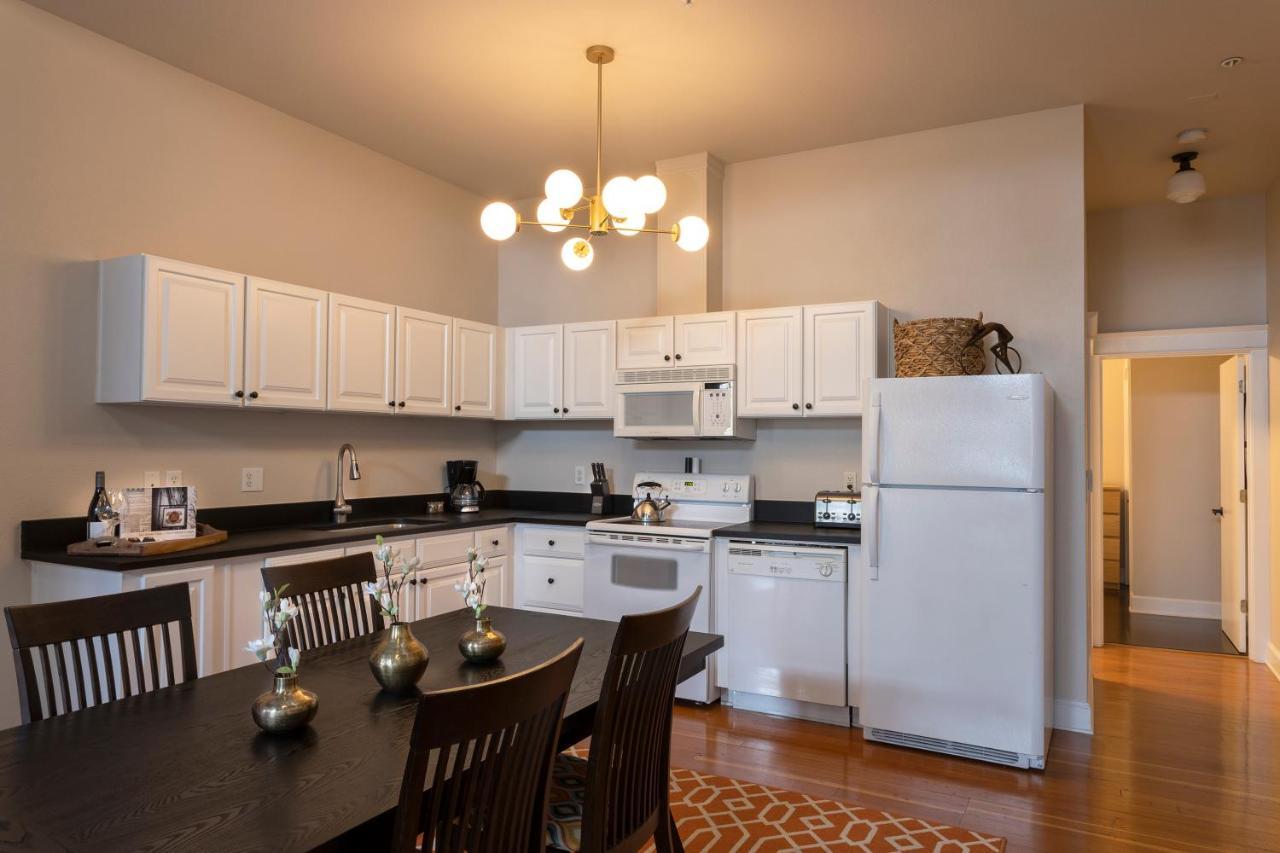 3Rd Street Flats Apartment МакМинвил Екстериор снимка